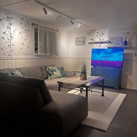 Hoda Apartment - Cozy Central Apartment With Free Parking Leknes Exterior foto