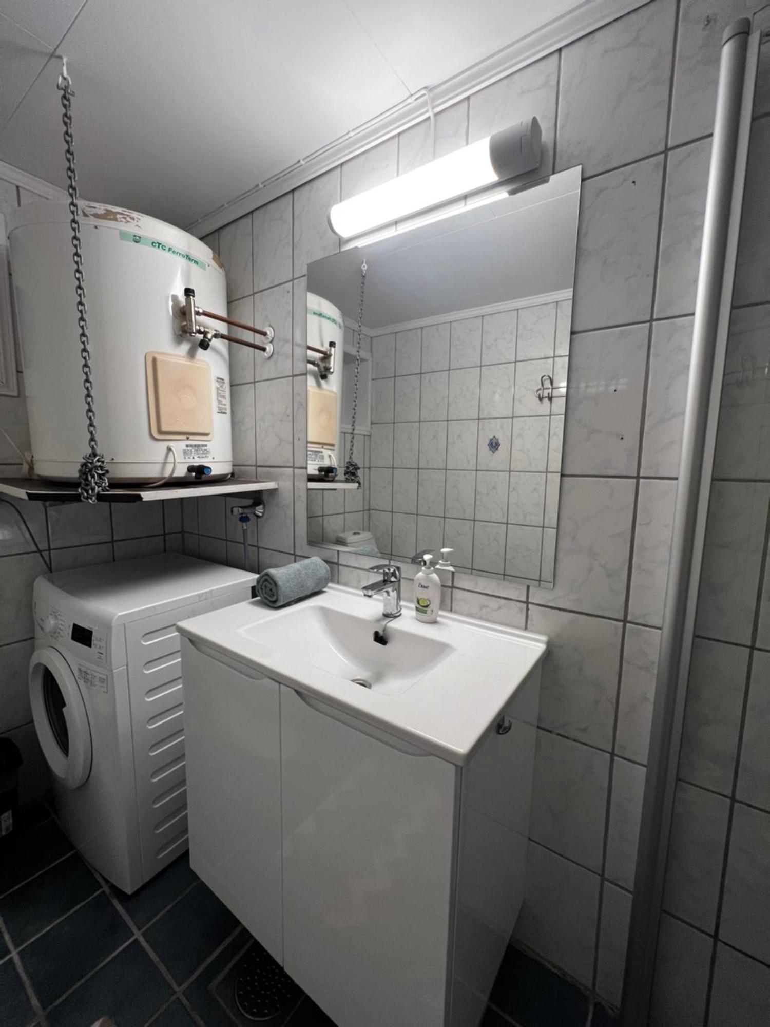 Hoda Apartment - Cozy Central Apartment With Free Parking Leknes Exterior foto