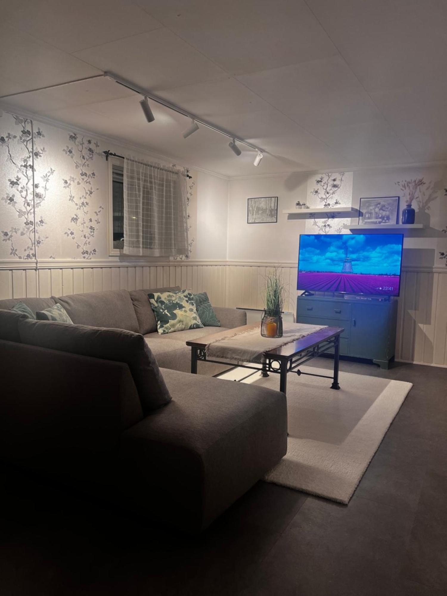 Hoda Apartment - Cozy Central Apartment With Free Parking Leknes Exterior foto